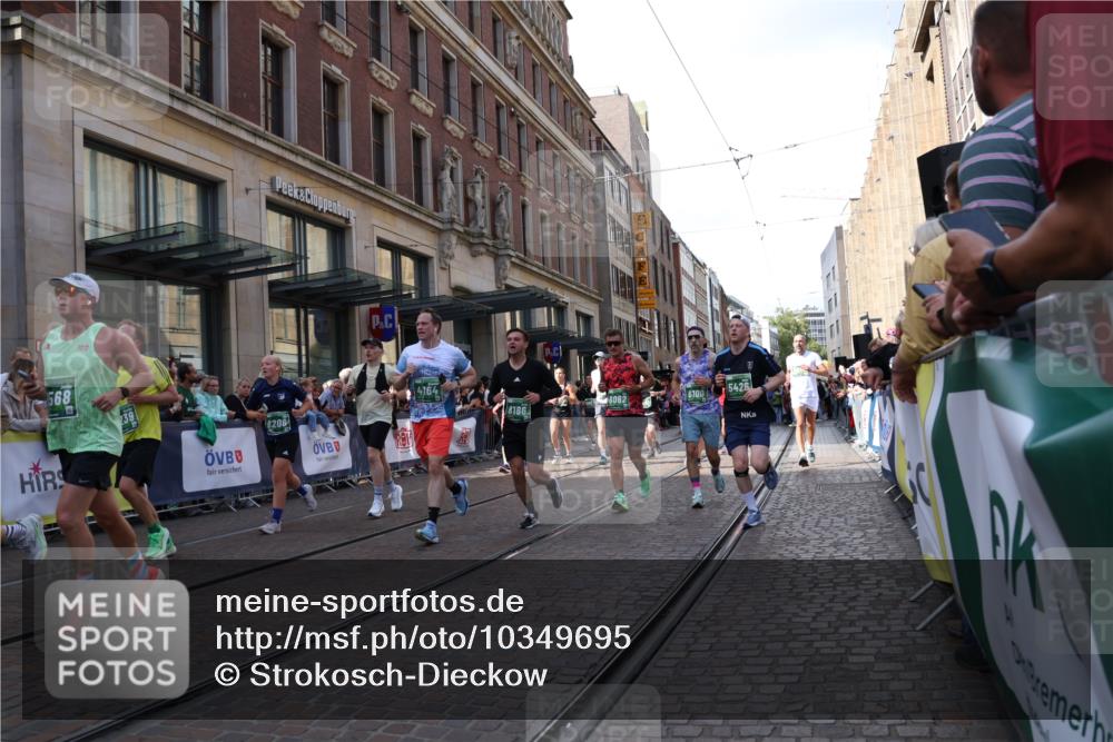 13.09.2026 - 21. swb-Marathon Bremen Strokosch-Dieckow http://msf.ph/oto/10349695 13.09.2026 13:31:25 Ziel 310, 578, 846, 1600, 3115, 3205, 3239, 3244, 3278, 3858, 3859, 3989, 4030, 4164, 4258, 4273, 4692, 4889, 4998, 5158, 5325, 5363, 5426, 5899, 6039, 6062, 6100, 6193, 6213, 6354, 6581, 6602, 6971, 7032, 7242, 7260, 7608, 7790, 7941, 7964, 8042, 8048, 8078, 8166, 8205, 8206, 8247, 8364, 8495, 8522, 8970, 9016, 9033, 9155, 9188, 9293, 9568, 9785, 9903, 9914, 13151, 13231, 217, 922, 1398, 1627, 2244, 2513, 2602, 2707, 2802, 3152, 3343, 3392, 3396, 3579, 3762, 3800, 4258, 4477 meine-sportfotos.de