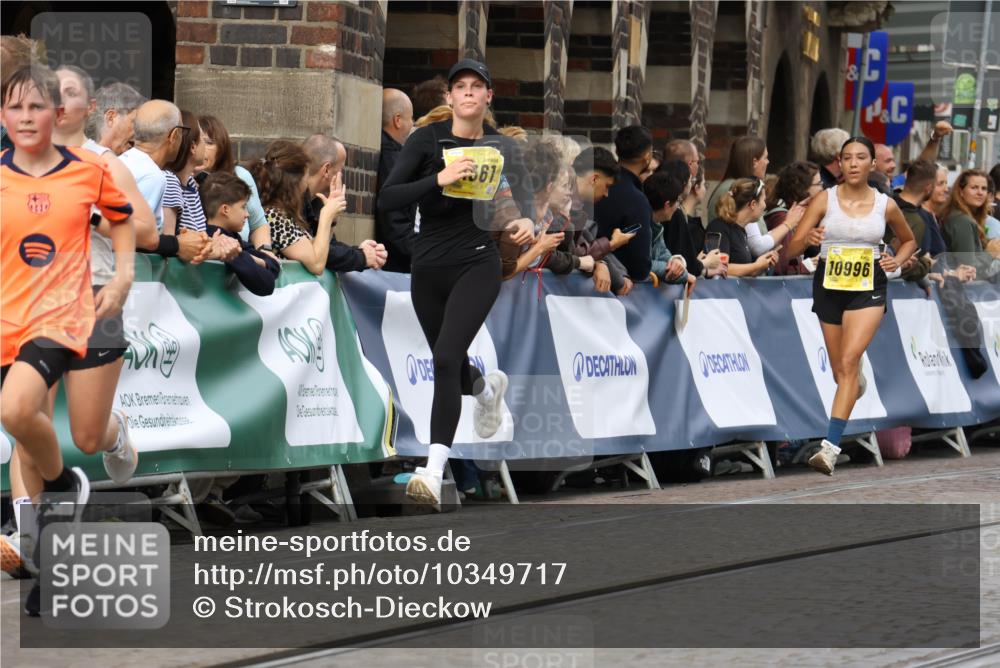 13.09.2026 - 21. swb-Marathon Bremen Strokosch-Dieckow http://msf.ph/oto/10349717 13.09.2026 10:54:19 Ziel 10255, 10579, 10685, 10708, 10822, 10947, 11010, 11206, 11290, 11489, 11596, 12075, 12244, 12356, 12405, 12435, 12492, 12515, 13531, 10067, 10146, 10410, 10503, 10631, 10765, 10837, 10884, 11039, 11389, 11593, 12038, 12265, 12328, 12467 meine-sportfotos.de