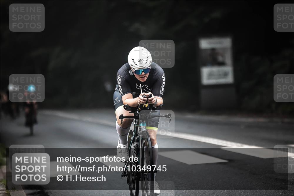 13.09.2026 - Stadtparktriathlon H.Heesch http://msf.ph/oto/10349745 13.09.2026 09:17:00 Radfahren 103, 174, 205 meine-sportfotos.de