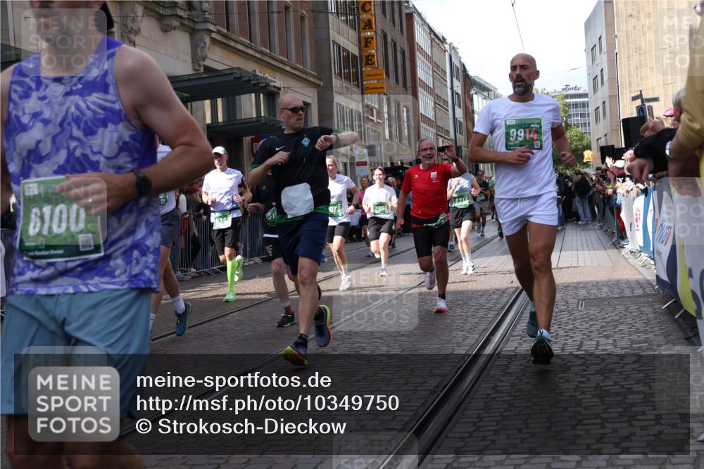 13.09.2026 - 21. swb-Marathon Bremen Strokosch-Dieckow http://msf.ph/oto/10349750 13.09.2026 13:31:27 Ziel 310, 578, 846, 1600, 3115, 3205, 3239, 3244, 3278, 3858, 3859, 3989, 4030, 4164, 4273, 4692, 4889, 4998, 5158, 5325, 5363, 5426, 5899, 6039, 6062, 6100, 6193, 6213, 6354, 6581, 6602, 7032, 7242, 7260, 7608, 7790, 7941, 7964, 8042, 8048, 8078, 8166, 8205, 8206, 8247, 8364, 8495, 8522, 8970, 9016, 9033, 9188, 9293, 9568, 9785, 9903, 9914, 13151, 13231, 217, 922, 1398, 1600, 1627, 2244, 2513, 2602, 2707, 3152, 3343, 3392, 3396, 3579, 3762, 3859, 4258, 4477 meine-sportfotos.de