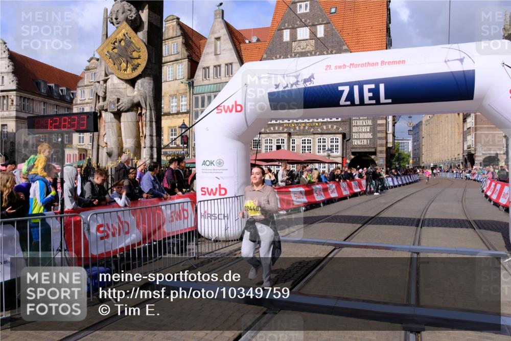 13.09.2026 - 21. swb-Marathon Bremen Tim E. http://msf.ph/oto/10349759 13.09.2026 11:23:50 Ziel 11266, 11663, 12340, 12440 meine-sportfotos.de