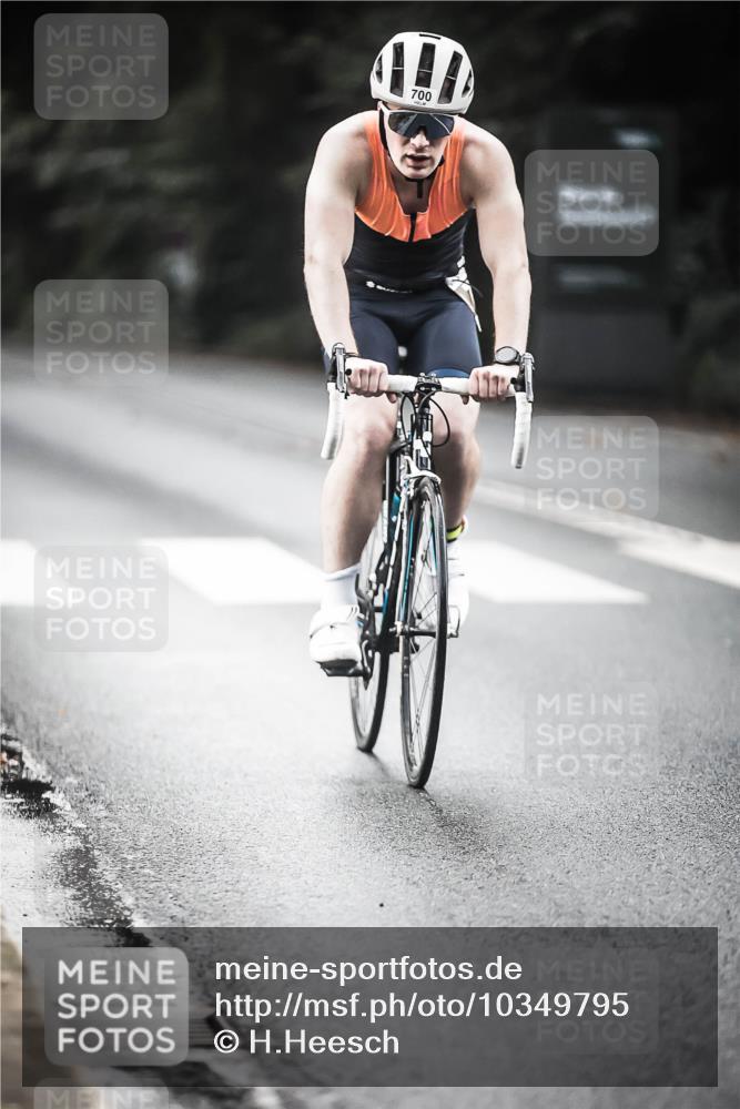 13.09.2026 - Stadtparktriathlon H.Heesch http://msf.ph/oto/10349795 13.09.2026 11:01:51 Radfahren 357, 468, 538, 700 meine-sportfotos.de