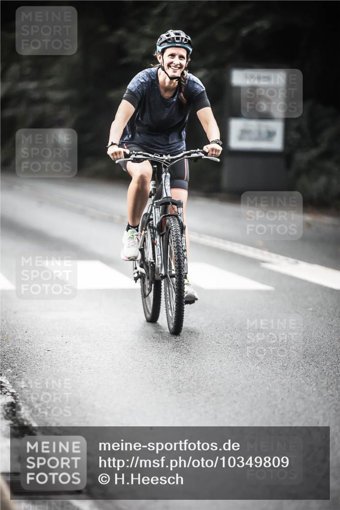 13.09.2026 - Stadtparktriathlon H.Heesch http://msf.ph/oto/10349809 13.09.2026 11:01:55 Radfahren 357, 494, 538, 657, 700 meine-sportfotos.de