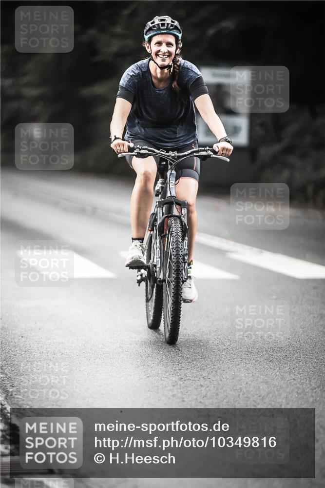 13.09.2026 - Stadtparktriathlon H.Heesch http://msf.ph/oto/10349816 13.09.2026 11:01:55 Radfahren 357, 494, 538, 657, 700 meine-sportfotos.de