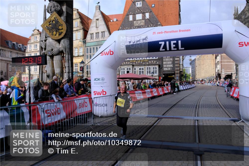 13.09.2026 - 21. swb-Marathon Bremen Tim E. http://msf.ph/oto/10349872 13.09.2026 11:24:35 Ziel 11712 meine-sportfotos.de