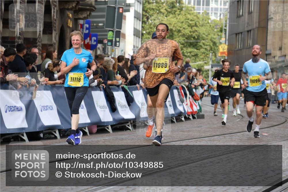 13.09.2026 - 21. swb-Marathon Bremen Strokosch-Dieckow http://msf.ph/oto/10349885 13.09.2026 10:54:23 Ziel 10579, 10708, 10822, 10947, 10996, 11010, 11206, 11290, 11329, 11361, 11765, 11998, 12075, 12244, 12356, 12435, 13531, 10067, 10146, 10410, 10631, 10704, 10765, 11039, 11389, 11593, 12038, 12265, 12328, 12467 meine-sportfotos.de