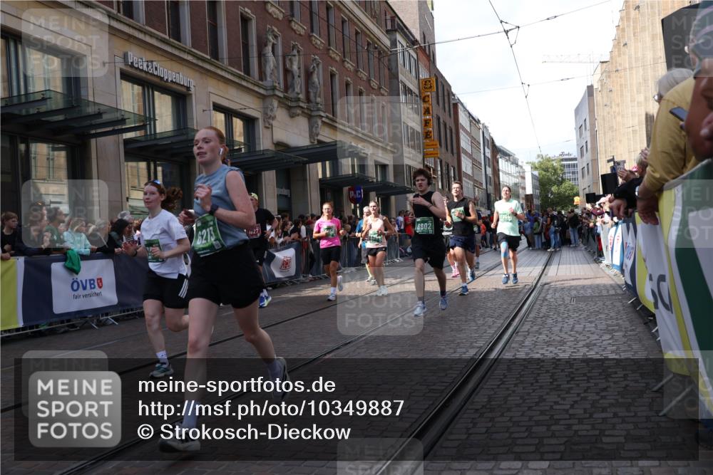 13.09.2026 - 21. swb-Marathon Bremen Strokosch-Dieckow http://msf.ph/oto/10349887 13.09.2026 13:31:30 Ziel 310, 578, 846, 3115, 3205, 3239, 3244, 3278, 3858, 3946, 3989, 4030, 4164, 4273, 4692, 4979, 4998, 5158, 5325, 5363, 5426, 5899, 6062, 6100, 6193, 6213, 6354, 6581, 6602, 7032, 7242, 7260, 7608, 7790, 7941, 7964, 8042, 8048, 8078, 8166, 8205, 8206, 8247, 8364, 8495, 8610, 8970, 9016, 9033, 9188, 9293, 9568, 9785, 9903, 9914, 13151, 13231, 217, 922, 1398, 1600, 1627, 2244, 2602, 2707, 3152, 3343, 3392, 3396, 3579, 3762, 3859, 4258, 4477, 4692, 4889, 6039, 7032 meine-sportfotos.de
