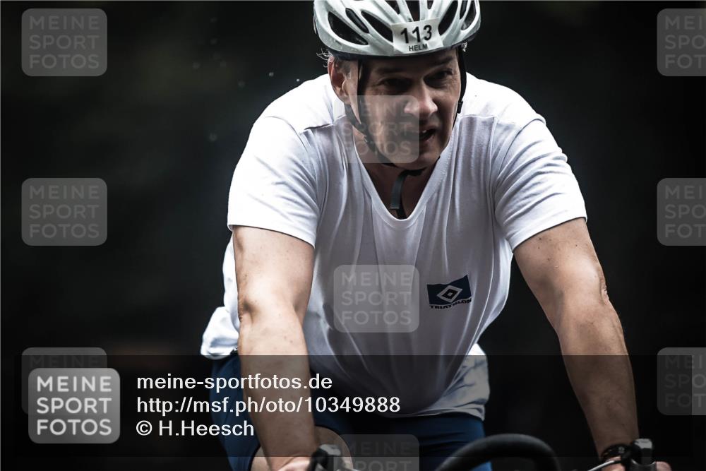 13.09.2026 - Stadtparktriathlon H.Heesch http://msf.ph/oto/10349888 13.09.2026 09:17:18 Radfahren 113, 126, 166 meine-sportfotos.de