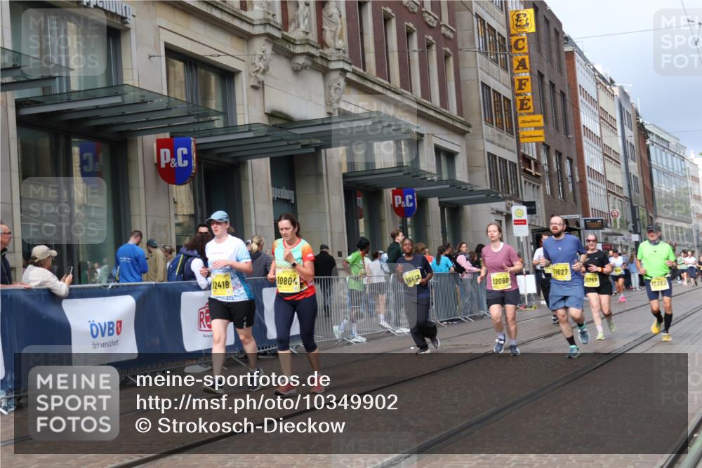 13.09.2026 - 21. swb-Marathon Bremen Strokosch-Dieckow http://msf.ph/oto/10349902 13.09.2026 11:12:52 Ziel 10804, 10893, 11048, 11357, 11606, 11627, 12050, 12060, 12393, 12418, 10354, 10483, 10743, 10874, 10875, 11090, 11657, 11671, 11832, 12234, 12423, 12497 meine-sportfotos.de