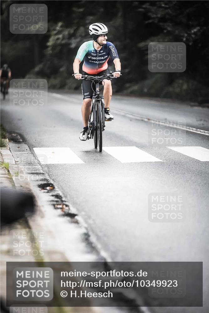 13.09.2026 - Stadtparktriathlon H.Heesch http://msf.ph/oto/10349923 13.09.2026 11:02:04 Radfahren 416, 494, 524, 589, 657 meine-sportfotos.de