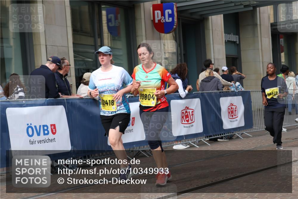 13.09.2026 - 21. swb-Marathon Bremen Strokosch-Dieckow http://msf.ph/oto/10349933 13.09.2026 11:12:53 Ziel 10804, 10893, 11048, 11357, 11606, 11627, 12050, 12060, 12393, 12418, 10354, 10483, 10743, 10874, 10875, 11090, 11606, 11657, 11671, 11832, 12050, 12234, 12423, 12497 meine-sportfotos.de