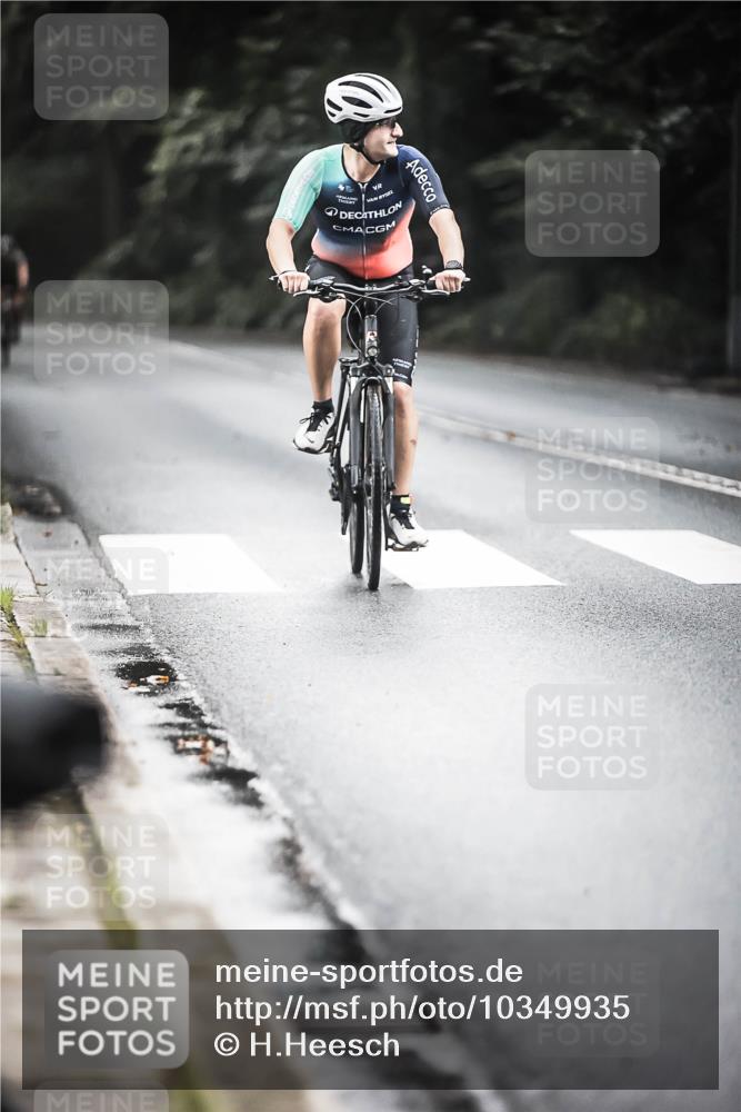 13.09.2026 - Stadtparktriathlon H.Heesch http://msf.ph/oto/10349935 13.09.2026 11:02:05 Radfahren 416, 524, 589, 657 meine-sportfotos.de