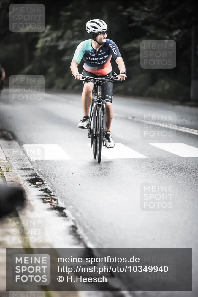 13.09.2026 - Stadtparktriathlon H.Heesch http://msf.ph/oto/10349940 13.09.2026 11:02:05 Radfahren 416, 524, 589, 657 meine-sportfotos.de