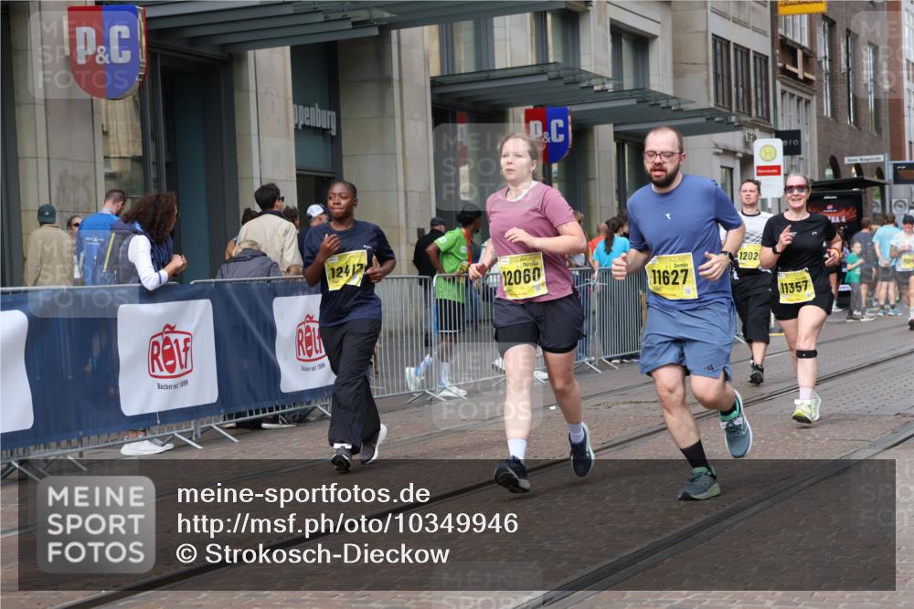 13.09.2026 - 21. swb-Marathon Bremen Strokosch-Dieckow http://msf.ph/oto/10349946 13.09.2026 11:12:53 Ziel 10804, 10893, 11048, 11357, 11606, 11627, 12050, 12060, 12393, 12418, 10354, 10483, 10743, 10874, 10875, 11090, 11606, 11657, 11671, 11832, 12050, 12234, 12423, 12497 meine-sportfotos.de