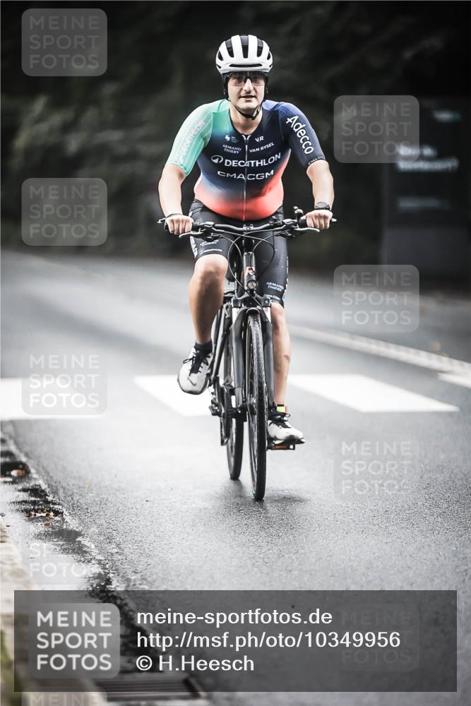 13.09.2026 - Stadtparktriathlon H.Heesch http://msf.ph/oto/10349956 13.09.2026 11:02:06 Radfahren 416, 524, 589, 657 meine-sportfotos.de