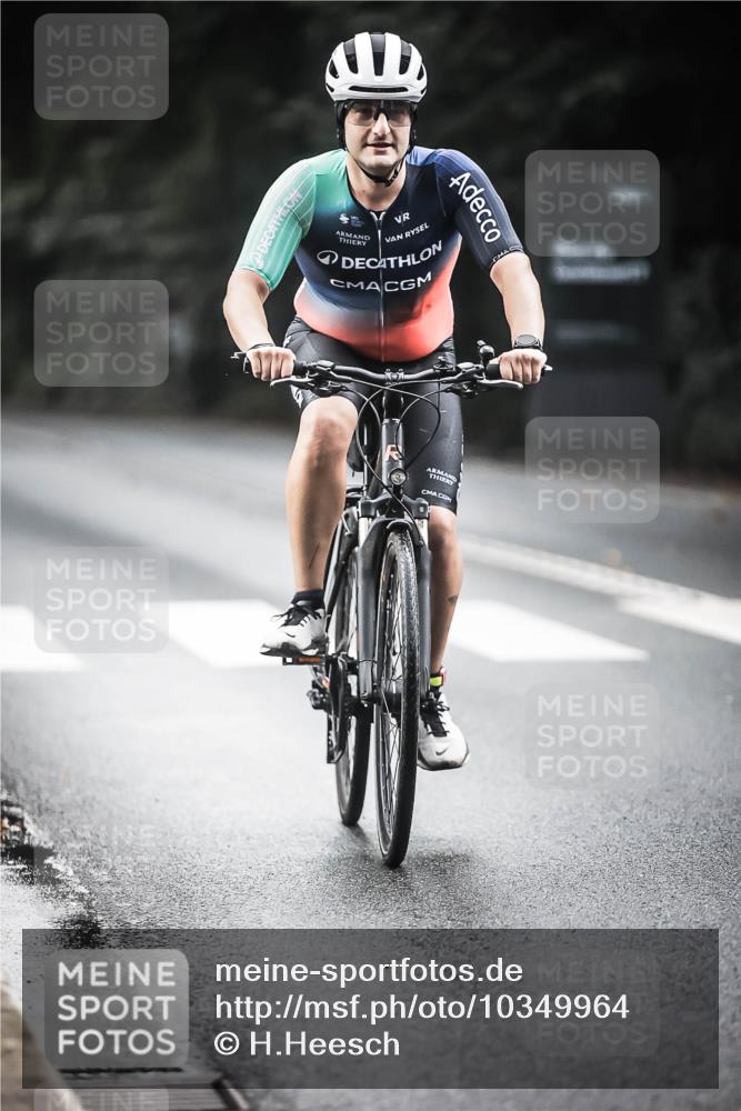 13.09.2026 - Stadtparktriathlon H.Heesch http://msf.ph/oto/10349964 13.09.2026 11:02:06 Radfahren 416, 524, 589, 657 meine-sportfotos.de