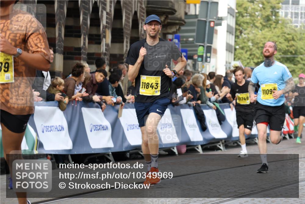 13.09.2026 - 21. swb-Marathon Bremen Strokosch-Dieckow http://msf.ph/oto/10349969 13.09.2026 10:54:26 Ziel 10579, 10822, 10947, 10996, 11010, 11206, 11290, 11329, 11361, 11476, 11765, 11989, 11998, 12075, 12244, 12356, 12435, 13531, 10067, 10146, 10410, 10608, 10704, 10765, 11039, 11174, 11389, 11593, 11874, 12038, 12265, 12467, 12519, 13526 meine-sportfotos.de