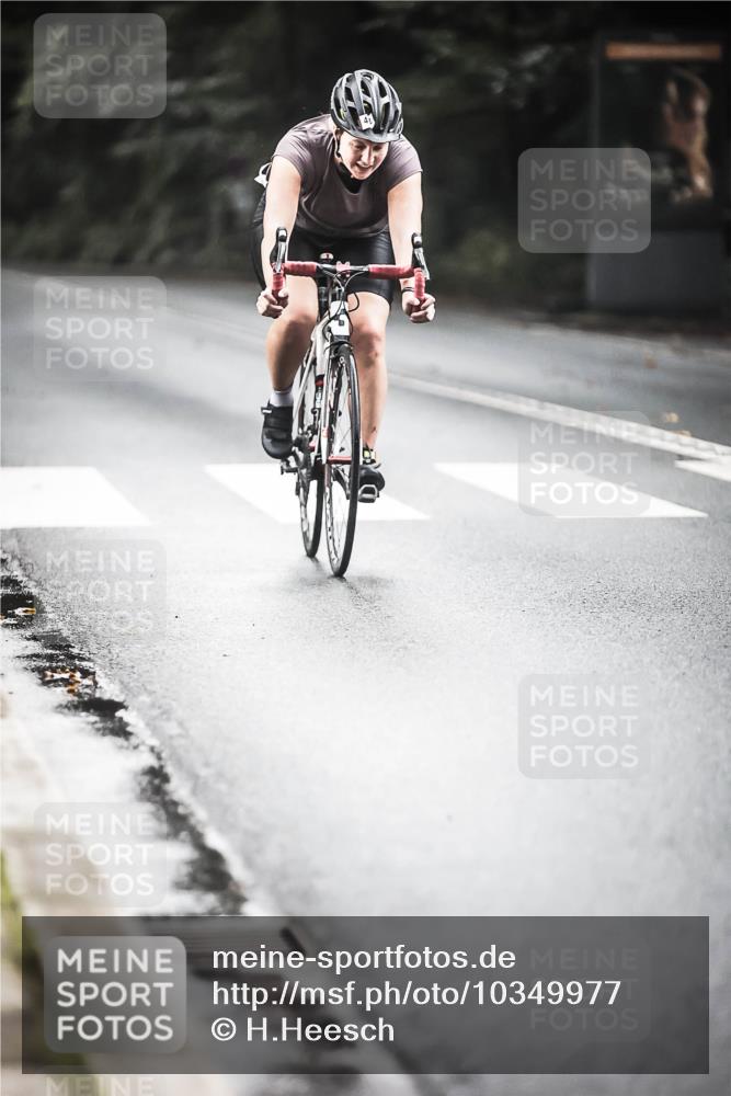13.09.2026 - Stadtparktriathlon H.Heesch http://msf.ph/oto/10349977 13.09.2026 11:02:12 Radfahren 589 meine-sportfotos.de