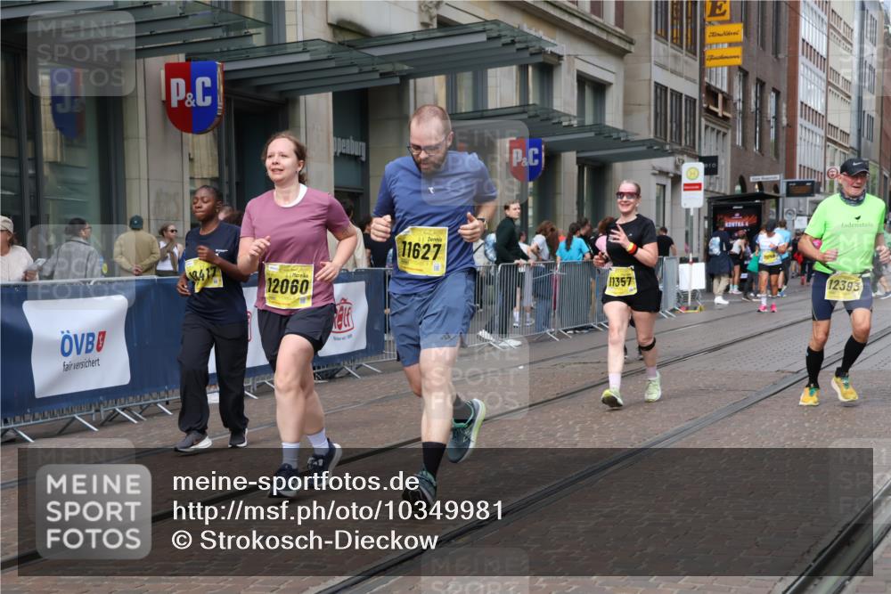 13.09.2026 - 21. swb-Marathon Bremen Strokosch-Dieckow http://msf.ph/oto/10349981 13.09.2026 11:12:54 Ziel 10804, 10893, 11048, 11357, 11627, 12060, 12393, 12418, 10354, 10483, 10743, 10874, 10875, 11090, 11606, 11657, 11671, 11832, 12050, 12234, 12423, 12497 meine-sportfotos.de
