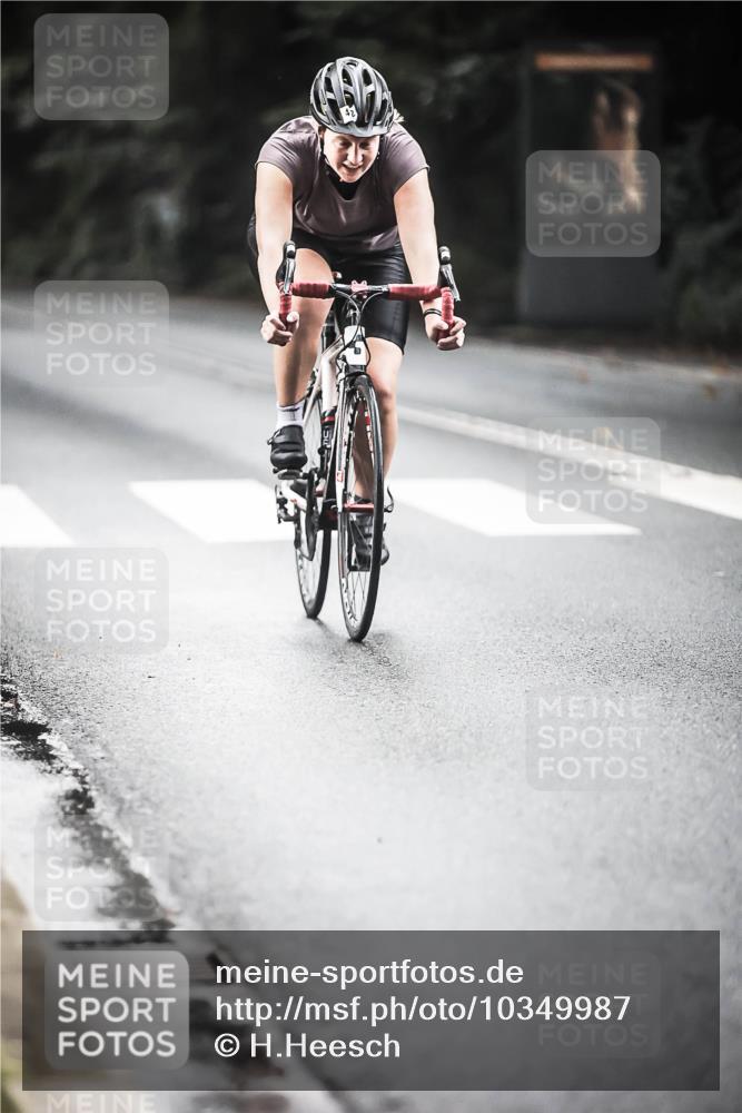 13.09.2026 - Stadtparktriathlon H.Heesch http://msf.ph/oto/10349987 13.09.2026 11:02:12 Radfahren 589 meine-sportfotos.de