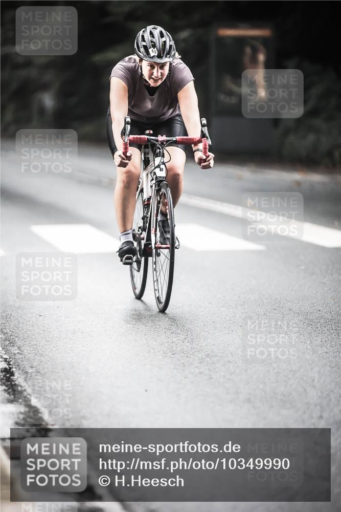 13.09.2026 - Stadtparktriathlon H.Heesch http://msf.ph/oto/10349990 13.09.2026 11:02:12 Radfahren 589 meine-sportfotos.de