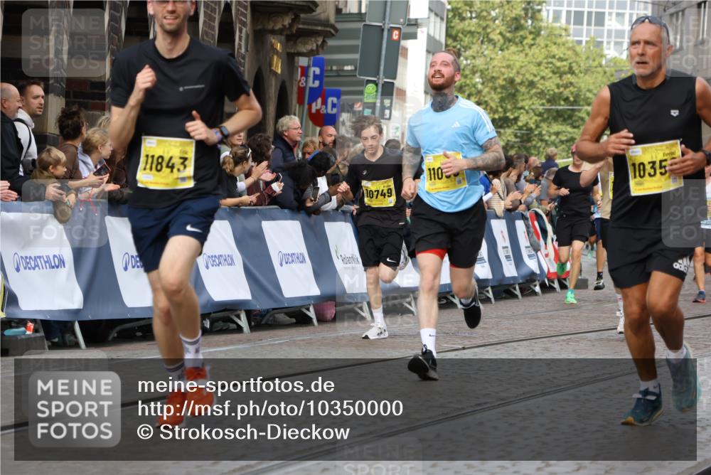 13.09.2026 - 21. swb-Marathon Bremen Strokosch-Dieckow http://msf.ph/oto/10350000 13.09.2026 10:54:27 Ziel 10822, 10947, 10996, 11010, 11290, 11329, 11361, 11476, 11765, 11843, 11989, 11998, 12075, 12356, 12435, 13531, 10067, 10146, 10410, 10608, 10704, 10765, 11039, 11174, 11389, 11593, 11874, 12038, 12467, 12519, 13526 meine-sportfotos.de