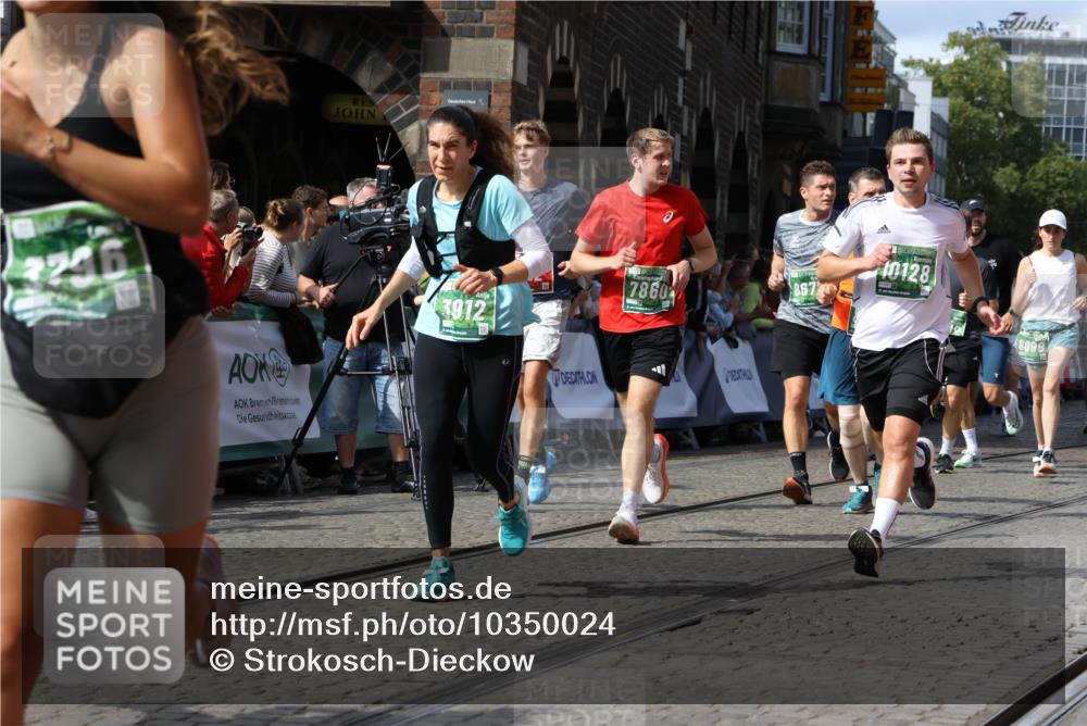 13.09.2026 - 21. swb-Marathon Bremen Strokosch-Dieckow http://msf.ph/oto/10350024 13.09.2026 13:29:16 Ziel 430, 565, 687, 722, 725, 936, 1014, 1274, 1688, 2223, 2276, 2378, 2851, 2891, 3419, 3444, 3665, 3938, 4590, 5225, 5267, 5531, 5691, 5865, 6099, 6817, 6937, 6955, 7134, 7527, 8984, 8985, 9562, 13174, 132, 596, 651, 1083, 1365, 1387, 2076, 2301, 2742, 2957, 3258, 3721, 3846, 3912, 4541, 5244, 5599, 6103, 6499, 6690, 7013, 7426, 7631, 7649, 7860, 8007, 8009, 8066, 8099, 8277, 8338, 8675, 8831, 9889 meine-sportfotos.de