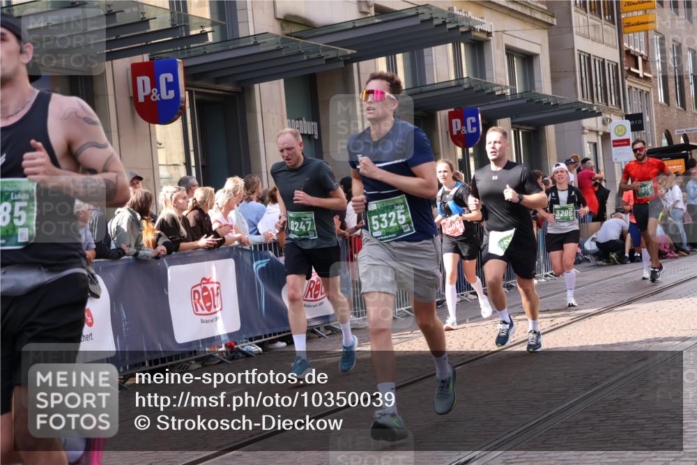 13.09.2026 - 21. swb-Marathon Bremen Strokosch-Dieckow http://msf.ph/oto/10350039 13.09.2026 13:31:34 Ziel 310, 578, 846, 2934, 3115, 3205, 3239, 3244, 3278, 3858, 3946, 3989, 4030, 4164, 4797, 4979, 4998, 5158, 5325, 5363, 5426, 5899, 6062, 6100, 6116, 6193, 6213, 6354, 6602, 7242, 7260, 7526, 7608, 7790, 7941, 7964, 8048, 8078, 8166, 8206, 8247, 8610, 8970, 9016, 9033, 9188, 9568, 9640, 9785, 9914, 13151, 13231, 922, 1600, 1627, 2244, 2602, 2707, 3152, 3343, 3392, 3396, 3579, 3762, 3859, 4258, 4273, 4477, 4692, 4889, 5426, 6039, 6581, 7032, 8042, 8205 meine-sportfotos.de