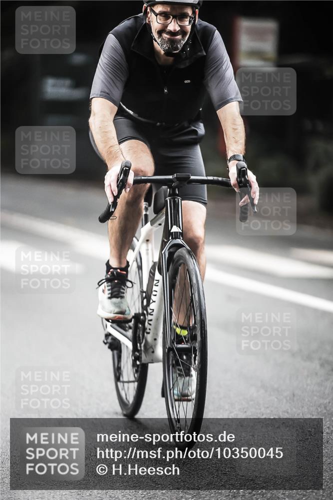 13.09.2026 - Stadtparktriathlon H.Heesch http://msf.ph/oto/10350045 13.09.2026 11:02:20 Radfahren 591, 610 meine-sportfotos.de