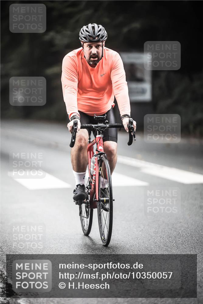 13.09.2026 - Stadtparktriathlon H.Heesch http://msf.ph/oto/10350057 13.09.2026 11:02:22 Radfahren 591, 596, 610 meine-sportfotos.de