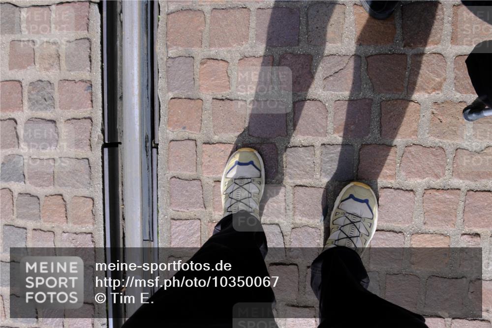 13.09.2026 - 21. swb-Marathon Bremen Tim E. http://msf.ph/oto/10350067 13.09.2026 11:34:20 Ziel  meine-sportfotos.de