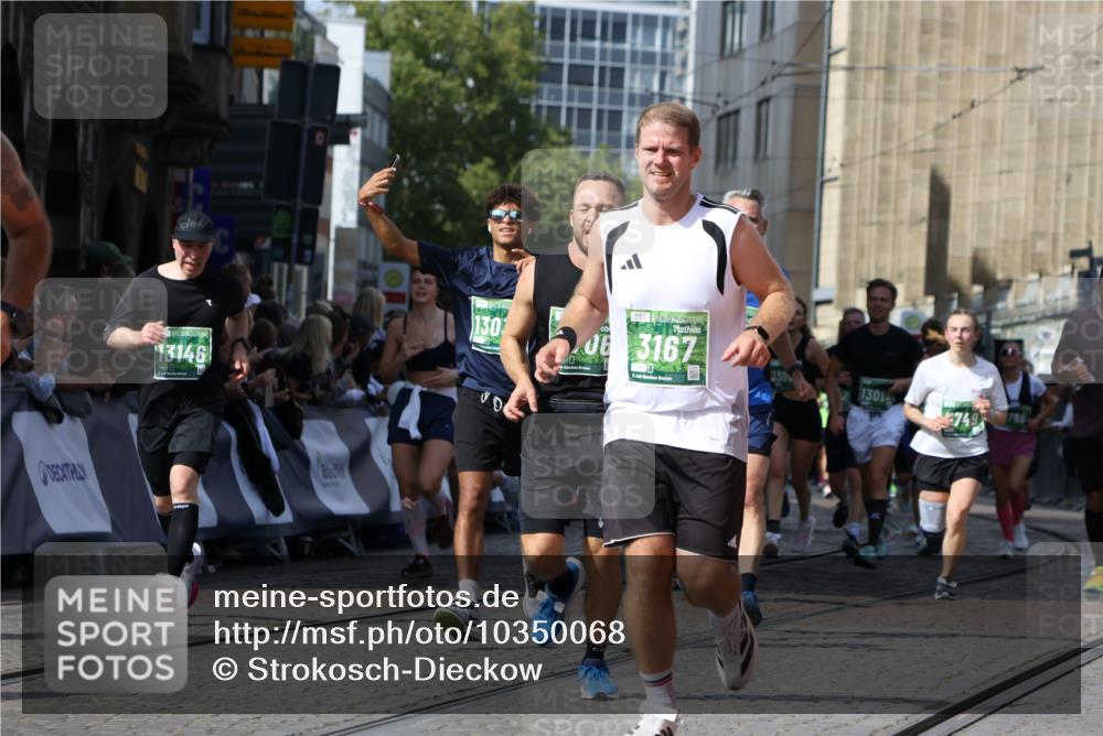 13.09.2026 - 21. swb-Marathon Bremen Strokosch-Dieckow http://msf.ph/oto/10350068 13.09.2026 13:32:56 Ziel 1437, 1687, 2292, 2293, 2611, 2992, 3354, 3429, 3878, 3895, 4263, 4323, 4380, 4862, 5281, 5398, 5581, 5657, 6518, 6583, 6593, 6718, 6760, 7016, 7173, 7466, 7758, 7990, 8344, 8367, 8957, 9040, 9175, 13208, 1532, 2393, 2440, 2818, 2959, 3167, 3404, 3710, 3773, 4194, 4408, 4659, 5191, 5324, 5395, 5410, 5706, 5749, 5981, 6941, 7756, 7788, 7830, 8061, 9269, 9292, 9745, 9829, 13019, 13028, 13039, 13092, 13093, 13101, 13146 meine-sportfotos.de