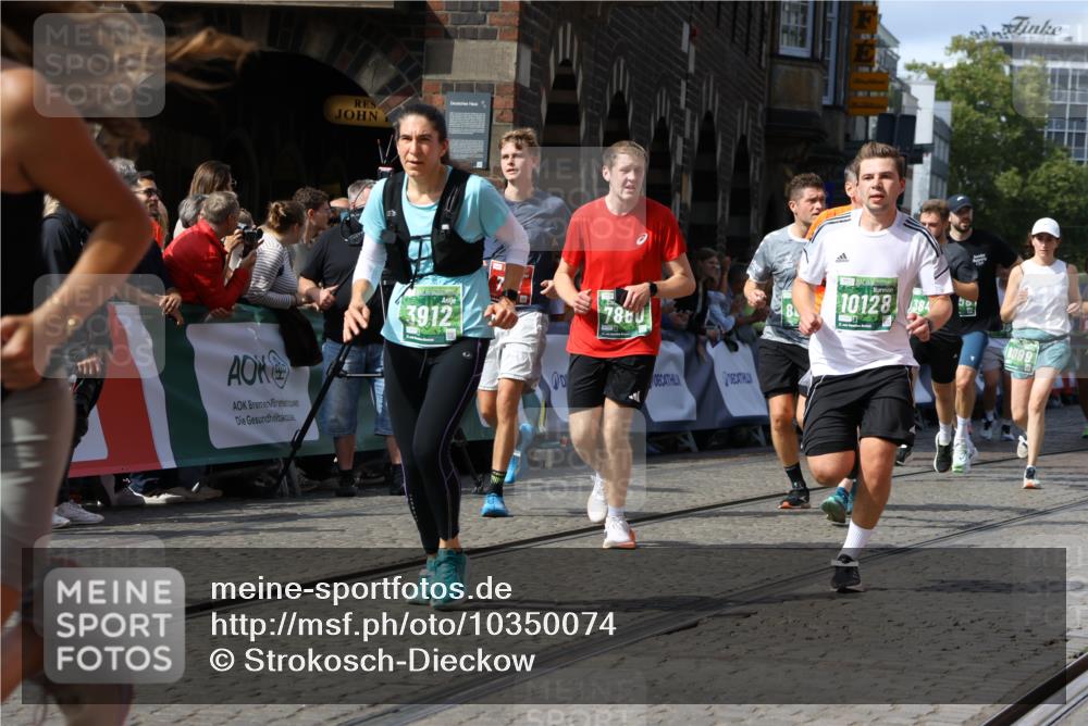 13.09.2026 - 21. swb-Marathon Bremen Strokosch-Dieckow http://msf.ph/oto/10350074 13.09.2026 13:29:16 Ziel 430, 565, 687, 722, 725, 936, 1014, 1274, 1688, 2223, 2276, 2378, 2851, 2891, 3419, 3444, 3665, 3938, 4590, 5225, 5267, 5531, 5691, 5865, 6099, 6817, 6937, 6955, 7134, 7527, 8984, 8985, 9562, 13174, 132, 596, 651, 1083, 1365, 1387, 2076, 2301, 2742, 2957, 3258, 3721, 3846, 3912, 4541, 5244, 5599, 6103, 6499, 6690, 7013, 7426, 7631, 7649, 7860, 8007, 8009, 8066, 8099, 8277, 8338, 8675, 8831, 9889 meine-sportfotos.de