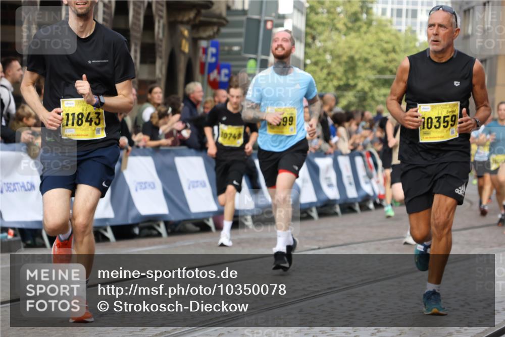 13.09.2026 - 21. swb-Marathon Bremen Strokosch-Dieckow http://msf.ph/oto/10350078 13.09.2026 10:54:27 Ziel 10822, 10947, 10996, 11010, 11290, 11329, 11361, 11476, 11765, 11843, 11989, 11998, 12075, 12356, 12435, 13531, 10067, 10146, 10410, 10608, 10704, 10765, 11039, 11174, 11389, 11593, 11874, 12038, 12467, 12519, 13526 meine-sportfotos.de