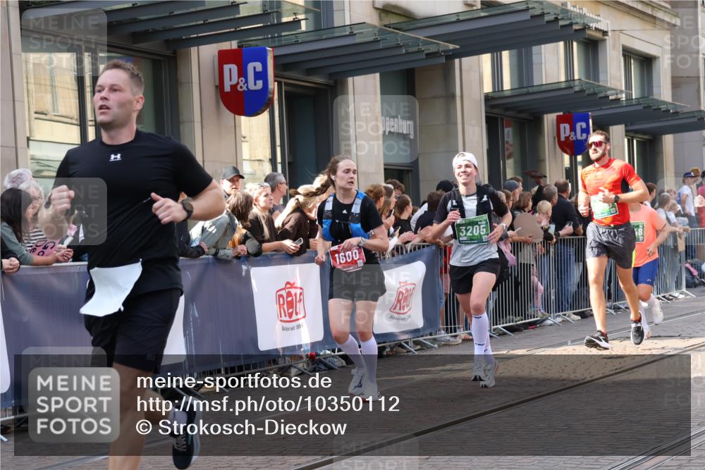 13.09.2026 - 21. swb-Marathon Bremen Strokosch-Dieckow http://msf.ph/oto/10350112 13.09.2026 13:31:35 Ziel 310, 578, 846, 2934, 3115, 3205, 3239, 3244, 3278, 3858, 3946, 3989, 4030, 4164, 4797, 4979, 4998, 5158, 5325, 5363, 5899, 6062, 6100, 6116, 6193, 6213, 6354, 6602, 7242, 7260, 7526, 7608, 7790, 7941, 7964, 8048, 8078, 8166, 8206, 8247, 8610, 8970, 9016, 9033, 9188, 9568, 9640, 9785, 9914, 13151, 13231, 310, 922, 1600, 1627, 2244, 2602, 2707, 3152, 3343, 3392, 3396, 3579, 3762, 3858, 3859, 4258, 4273, 4477, 4692, 4889, 5426, 6039, 6581, 7032, 7608, 7941, 8042, 8205 meine-sportfotos.de