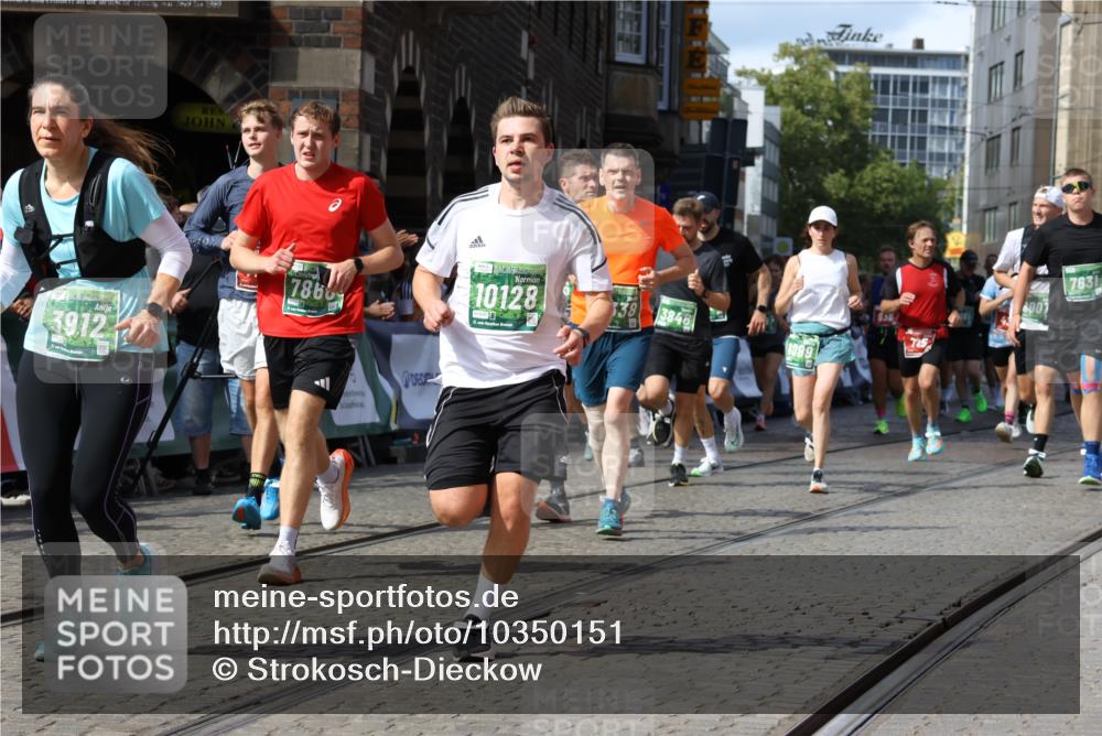 13.09.2026 - 21. swb-Marathon Bremen Strokosch-Dieckow http://msf.ph/oto/10350151 13.09.2026 13:29:17 Ziel 394, 430, 565, 687, 722, 725, 936, 1014, 1274, 1688, 2070, 2223, 2276, 2378, 2851, 2891, 3419, 3444, 3665, 3938, 4590, 5225, 5267, 5531, 5691, 5865, 6099, 6817, 6937, 6955, 7134, 8984, 8985, 9562, 13174, 132, 1083, 1365, 1387, 2076, 2301, 2742, 2957, 3258, 3721, 3846, 4541, 5244, 5599, 6103, 6499, 6690, 7013, 7426, 7631, 7649, 8007, 8009, 8066, 8099, 8277, 8338, 8675, 8831, 9889 meine-sportfotos.de
