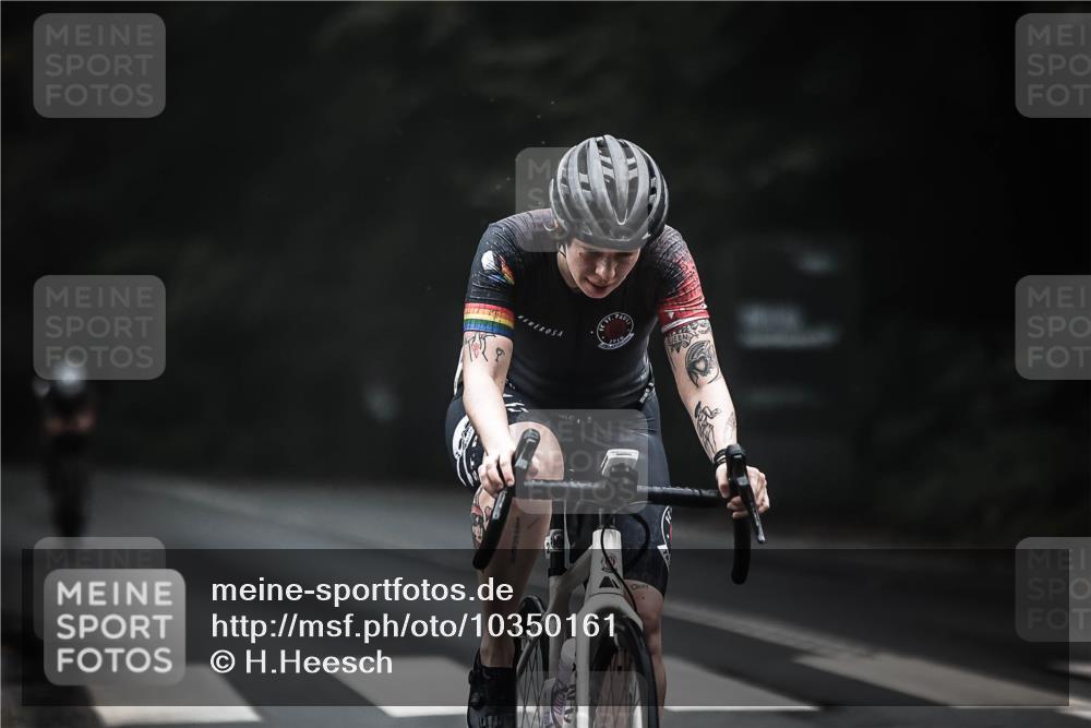 13.09.2026 - Stadtparktriathlon H.Heesch http://msf.ph/oto/10350161 13.09.2026 09:18:07 Radfahren 145, 209 meine-sportfotos.de