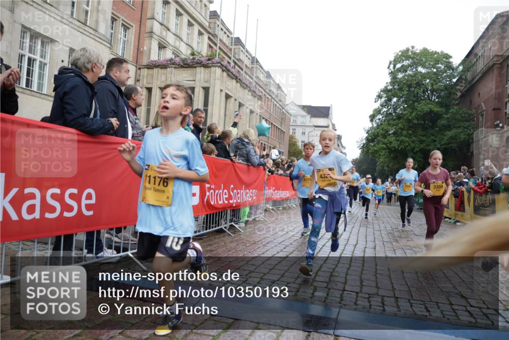 13.09.2026 - Kiel Lauf Yannick Fuchs http://msf.ph/oto/10350193 13.09.2026 08:57:25 Ziel 700, 1546, 1769, 2128, 2129, 3382, 4834, 5984, 7478, 7715, 10892, 81, 482, 1222, 2384, 2479, 2543, 3034, 3161, 3305, 3665, 4558, 4680, 4901, 4908, 5003, 5223, 5333, 5340, 5719, 5809, 6361, 6807, 7559, 7752, 7927, 8094, 8341, 8424, 9156, 9307, 9542, 9564, 9940, 10042, 10321, 10603, 11423, 11495, 11558, 11986, 12062, 12215, 12455, 12512, 160, 406, 689, 1051, 1520, 1714, 2439, 3359, 3375, 4182, 4321, 4382, 4383, 5006, 5219, 5244, 5733, 5762, 5765, 6459, 7547, 7608, 7609, 9062 meine-sportfotos.de