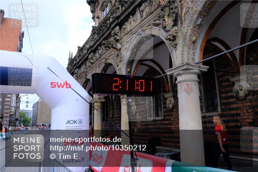 13.09.2026 - 21. swb-Marathon Bremen Tim E. http://msf.ph/oto/10350212 13.09.2026 11:41:51 Ziel  meine-sportfotos.de