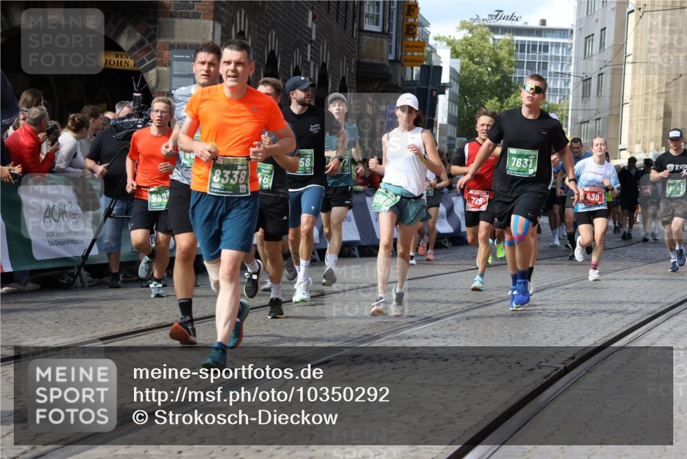 13.09.2026 - 21. swb-Marathon Bremen Strokosch-Dieckow http://msf.ph/oto/10350292 13.09.2026 13:29:18 Ziel 394, 430, 565, 687, 722, 725, 745, 936, 1014, 1274, 1688, 2070, 2223, 2276, 2378, 2851, 3419, 3444, 3665, 3938, 4590, 5225, 5267, 5531, 5691, 5865, 6099, 6817, 6937, 6955, 7134, 8984, 8985, 9562, 13174, 132, 1083, 1243, 1365, 1387, 2076, 2301, 2742, 2957, 3030, 3258, 3721, 3846, 4541, 5244, 5599, 6103, 6499, 6690, 7013, 7426, 7631, 7649, 8007, 8009, 8066, 8099, 8277, 8338, 8675, 8831, 9889 meine-sportfotos.de