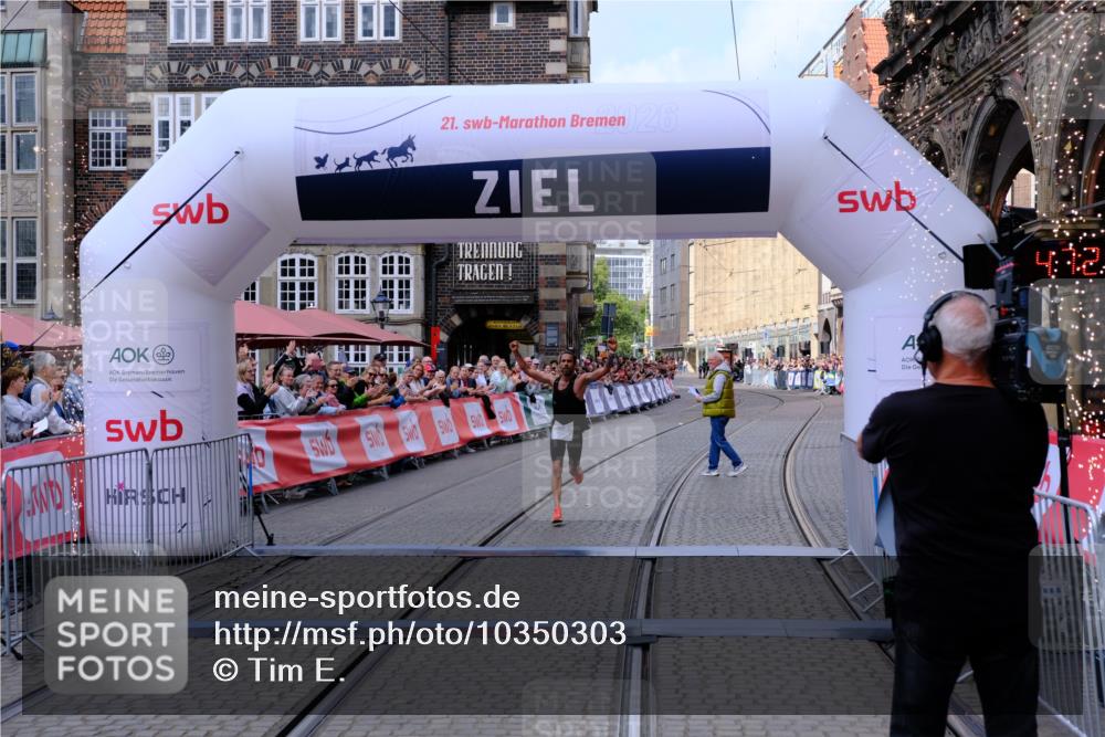 13.09.2026 - 21. swb-Marathon Bremen Tim E. http://msf.ph/oto/10350303 13.09.2026 12:17:44 Ziel  meine-sportfotos.de