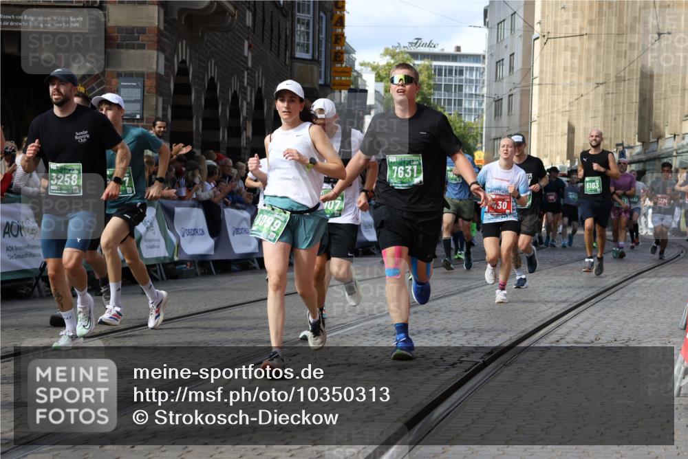 13.09.2026 - 21. swb-Marathon Bremen Strokosch-Dieckow http://msf.ph/oto/10350313 13.09.2026 13:29:20 Ziel 394, 430, 565, 687, 722, 725, 745, 936, 1014, 1274, 1688, 2070, 2223, 2378, 2851, 3419, 3665, 3938, 4590, 5225, 5267, 5531, 5691, 5865, 6099, 6817, 6937, 6955, 7134, 8984, 8985, 9562, 9661, 13174, 132, 1083, 1243, 1365, 1387, 2076, 2301, 2742, 2957, 3030, 3721, 4541, 5244, 5599, 6103, 6384, 6499, 6690, 6930, 7013, 7426, 7631, 7649, 8007, 8009, 8831 meine-sportfotos.de