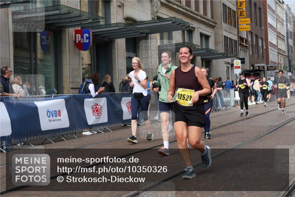 13.09.2026 - 21. swb-Marathon Bremen Strokosch-Dieckow http://msf.ph/oto/10350326 13.09.2026 11:13:17 Ziel 10484, 10545, 10766, 10883, 10889, 11084, 11392, 11670, 11954, 11999, 12010, 12280, 12460, 12521, 10804, 10893, 11048, 11357, 11606, 11627, 12050, 12060, 12393, 12418 meine-sportfotos.de
