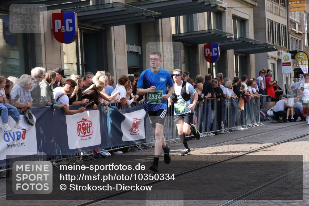 13.09.2026 - 21. swb-Marathon Bremen Strokosch-Dieckow http://msf.ph/oto/10350334 13.09.2026 13:31:42 Ziel 578, 846, 2310, 2934, 3205, 3278, 3946, 3989, 4030, 4566, 4797, 4979, 4998, 5158, 5325, 5363, 5628, 6116, 6354, 7182, 7242, 7526, 7790, 7818, 8048, 8247, 8610, 8970, 9016, 9188, 9394, 9640, 9785, 13231, 310, 922, 1600, 1627, 2602, 2707, 3115, 3152, 3239, 3244, 3343, 3392, 3579, 3858, 3859, 3989, 4164, 4258, 4273, 4692, 4889, 5363, 5426, 5899, 6039, 6062, 6100, 6193, 6213, 6581, 6602, 7032, 7260, 7608, 7941, 8042, 8205 meine-sportfotos.de