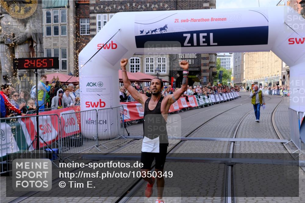 13.09.2026 - 21. swb-Marathon Bremen Tim E. http://msf.ph/oto/10350349 13.09.2026 12:17:46 Ziel  meine-sportfotos.de
