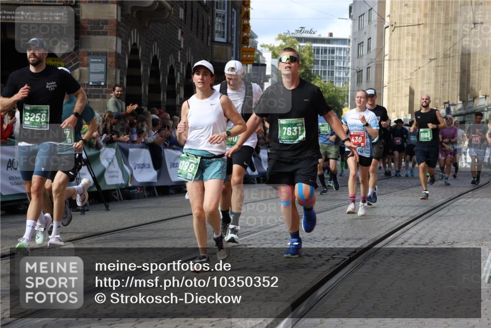 13.09.2026 - 21. swb-Marathon Bremen Strokosch-Dieckow http://msf.ph/oto/10350352 13.09.2026 13:29:20 Ziel 394, 430, 565, 687, 722, 725, 745, 936, 1014, 1274, 1688, 2070, 2223, 2378, 2851, 3419, 3665, 3938, 4590, 5225, 5267, 5531, 5691, 5865, 6099, 6817, 6937, 6955, 7134, 8984, 8985, 9562, 9661, 13174, 132, 1083, 1243, 1365, 1387, 2076, 2301, 2742, 2957, 3030, 3721, 4541, 5244, 5599, 6103, 6384, 6499, 6690, 6930, 7013, 7426, 7631, 7649, 8007, 8009, 8831 meine-sportfotos.de