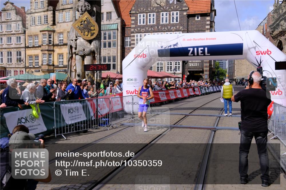 13.09.2026 - 21. swb-Marathon Bremen Tim E. http://msf.ph/oto/10350359 13.09.2026 12:18:34 Ziel  meine-sportfotos.de