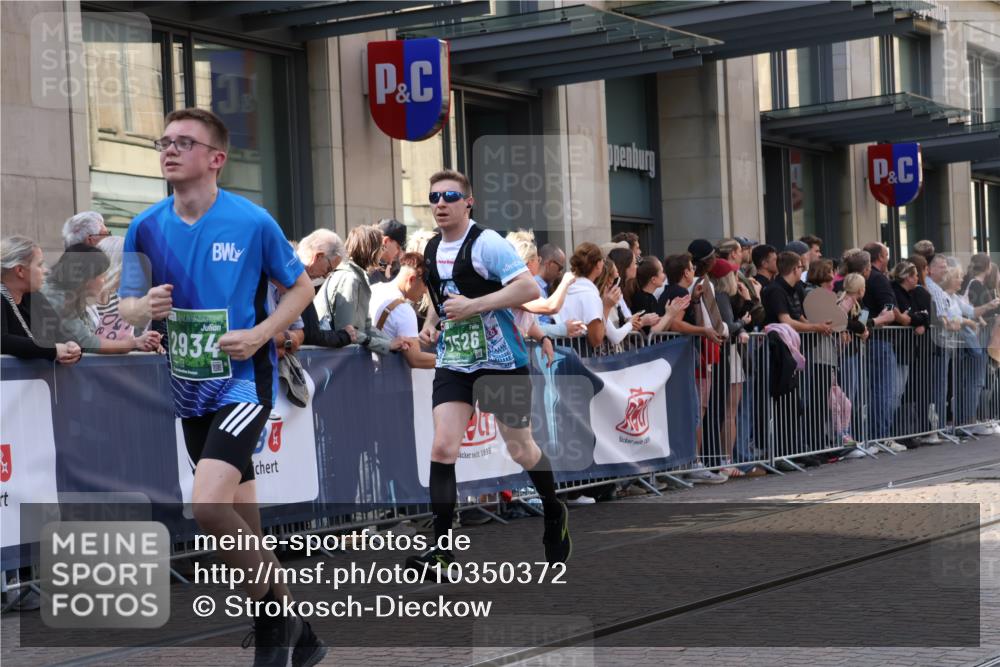13.09.2026 - 21. swb-Marathon Bremen Strokosch-Dieckow http://msf.ph/oto/10350372 13.09.2026 13:31:43 Ziel 578, 846, 2310, 2934, 3205, 3278, 3946, 4030, 4566, 4797, 4979, 4998, 5158, 5325, 5628, 6116, 6354, 7182, 7242, 7526, 7790, 7818, 8048, 8247, 8610, 8970, 9016, 9188, 9394, 9640, 9785, 13231, 310, 922, 1600, 1627, 2602, 2707, 3115, 3152, 3239, 3244, 3278, 3343, 3392, 3579, 3858, 3859, 3989, 4164, 4258, 4273, 4692, 4889, 4998, 5158, 5363, 5426, 5899, 6039, 6062, 6100, 6193, 6213, 6354, 6581, 6602, 7032, 7260, 7608, 7941, 8042, 8205 meine-sportfotos.de
