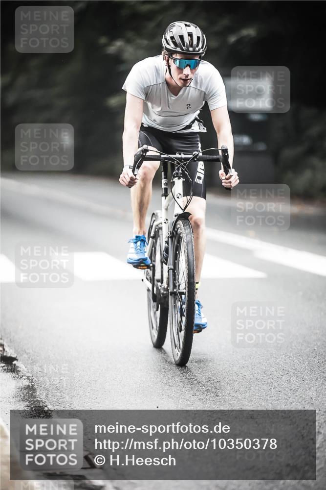 13.09.2026 - Stadtparktriathlon H.Heesch http://msf.ph/oto/10350378 13.09.2026 11:02:56 Radfahren 520, 571, 640, 708 meine-sportfotos.de