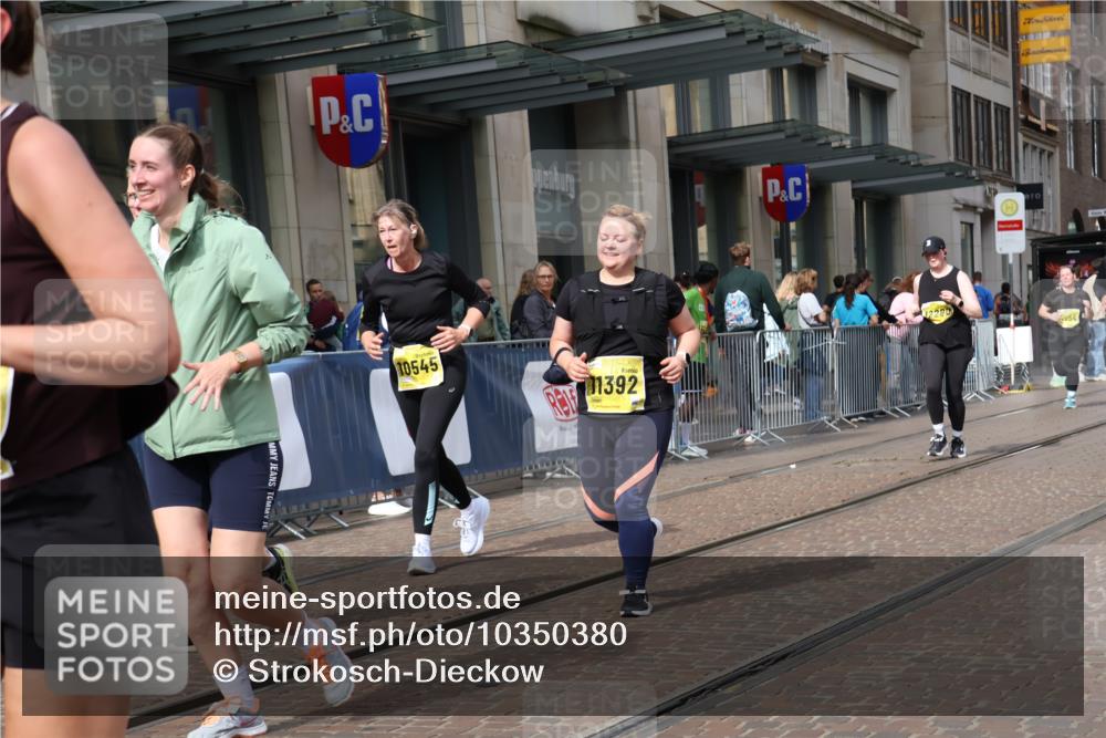 13.09.2026 - 21. swb-Marathon Bremen Strokosch-Dieckow http://msf.ph/oto/10350380 13.09.2026 11:13:18 Ziel 10330, 10484, 10545, 10766, 10883, 10889, 11078, 11084, 11392, 11670, 11954, 11999, 12010, 12280, 12460, 12521, 10804, 10893, 11048, 11357, 11606, 11627, 12050, 12060, 12393, 12418 meine-sportfotos.de